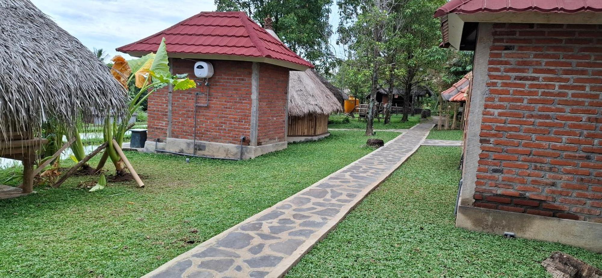 ホテル Uma Nirmala Aling-Aling Singaraja エクステリア 写真