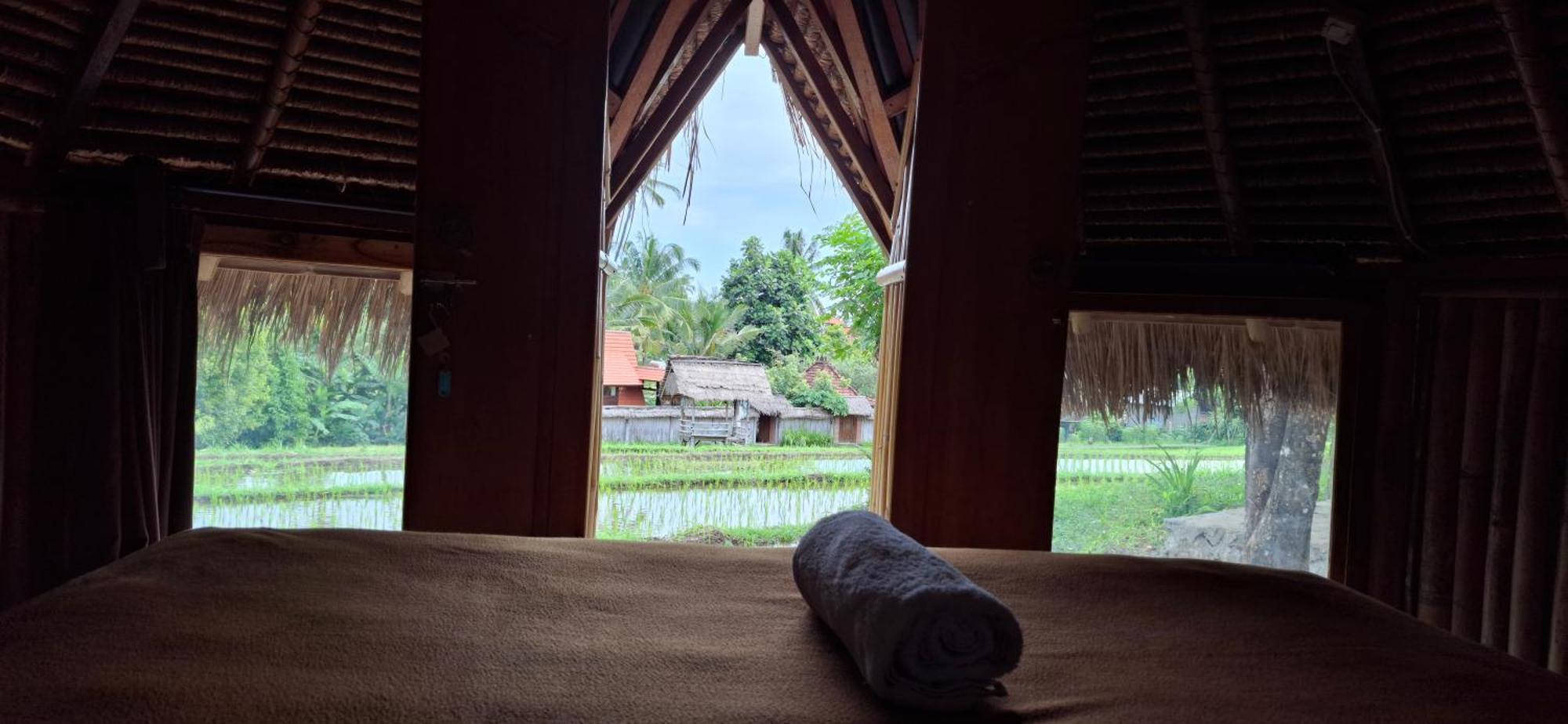 ホテル Uma Nirmala Aling-Aling Singaraja エクステリア 写真